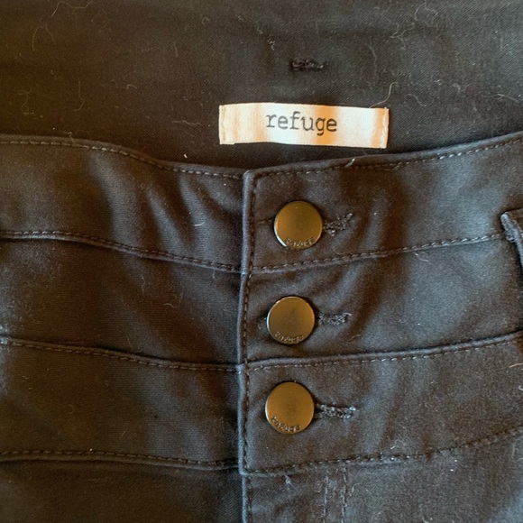 ✨Refuge Black High-Waisted Shorts - Size 10✨ - Picture 3 of 4